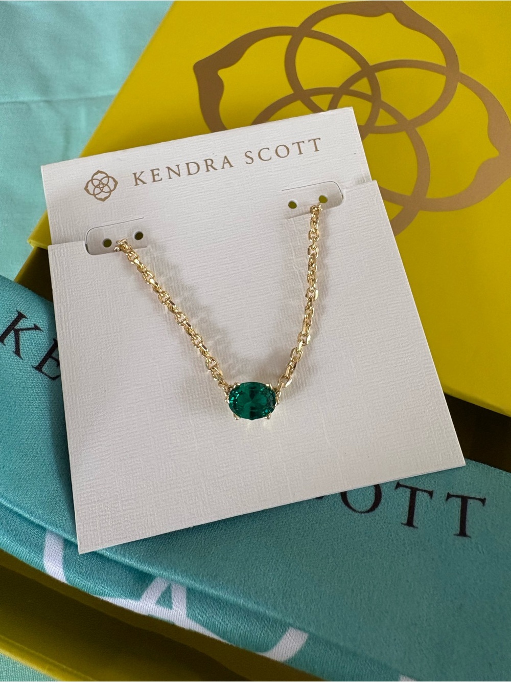 Kendra Scott Cailin Gold Pendant Necklace in Green Crystal nwt - Picture 5 of 8
